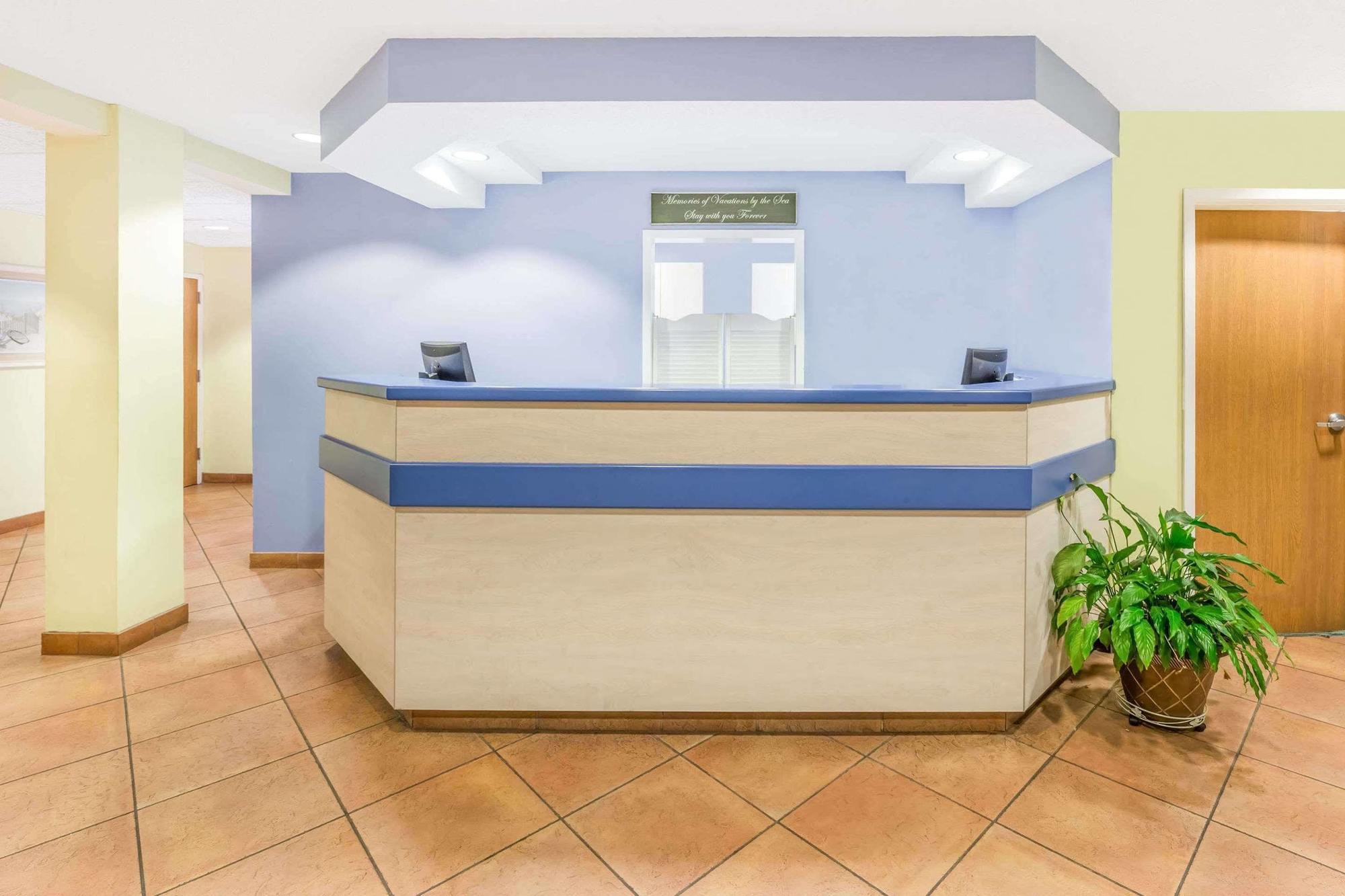 Microtel Inn & Suites By Wyndham Carolina Beach Buitenkant foto