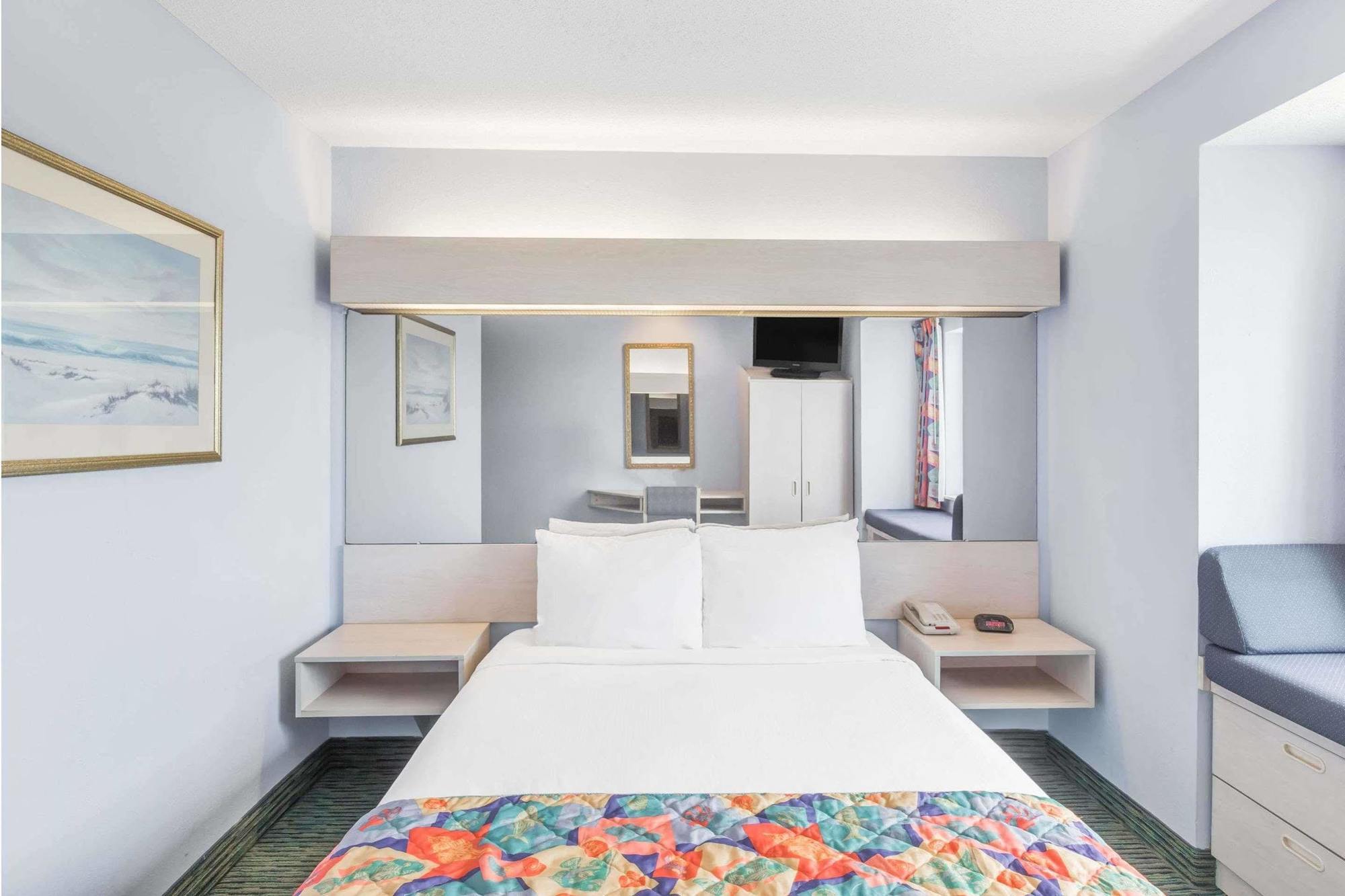 Microtel Inn & Suites By Wyndham Carolina Beach Buitenkant foto