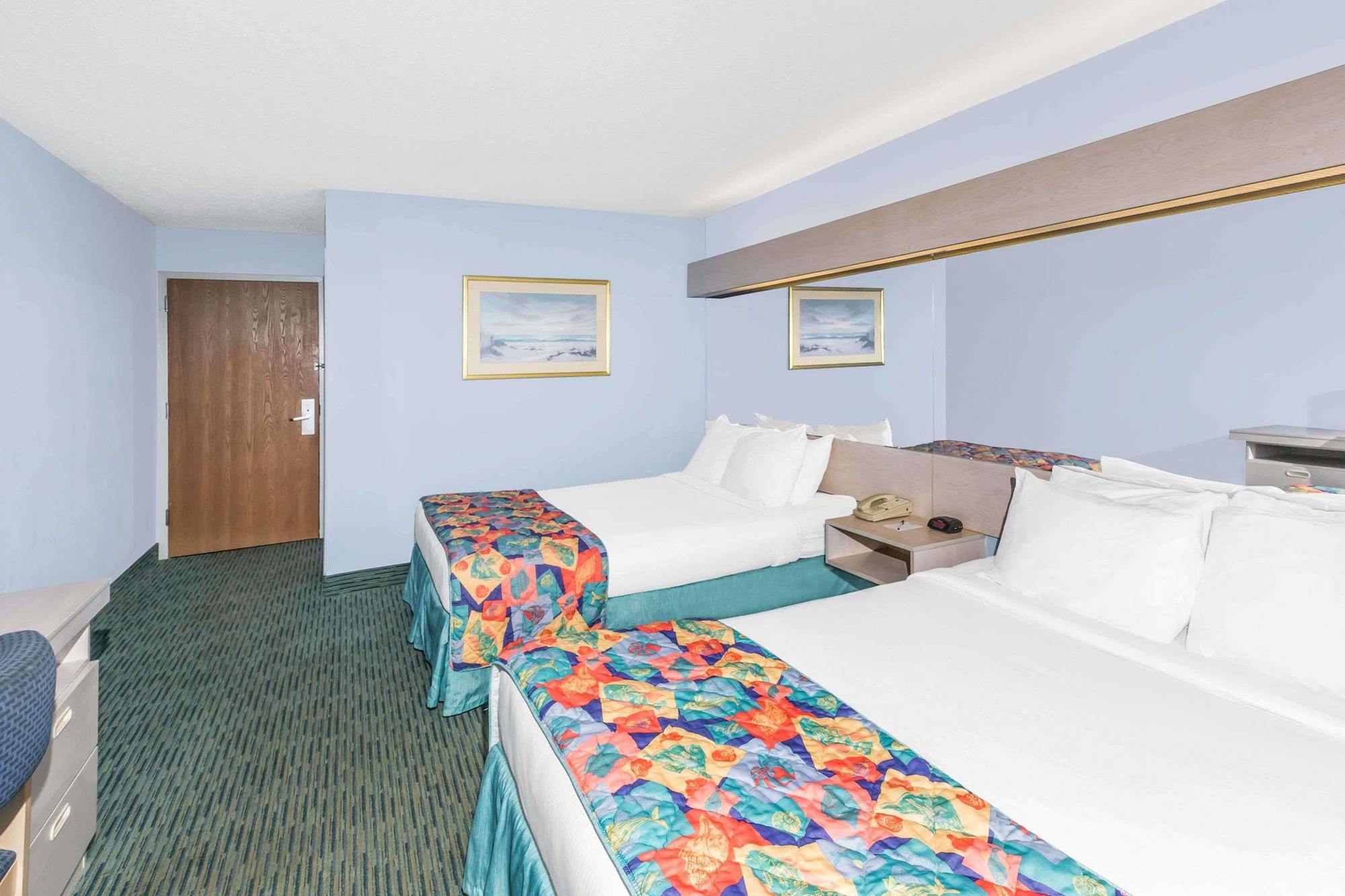Microtel Inn & Suites By Wyndham Carolina Beach Buitenkant foto