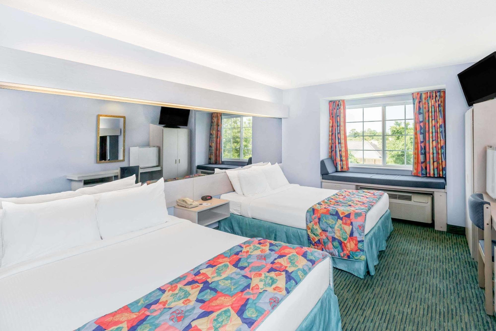 Microtel Inn & Suites By Wyndham Carolina Beach Buitenkant foto