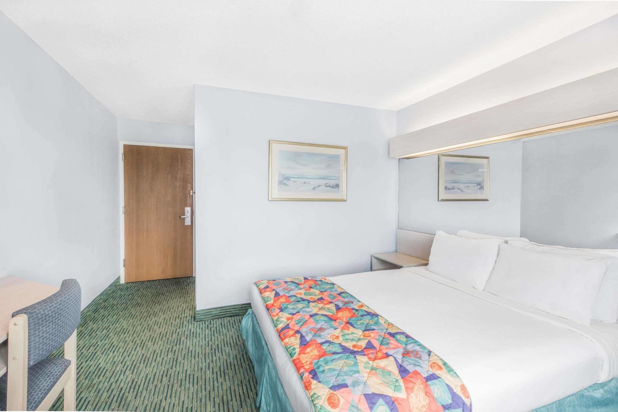 Microtel Inn & Suites By Wyndham Carolina Beach Buitenkant foto