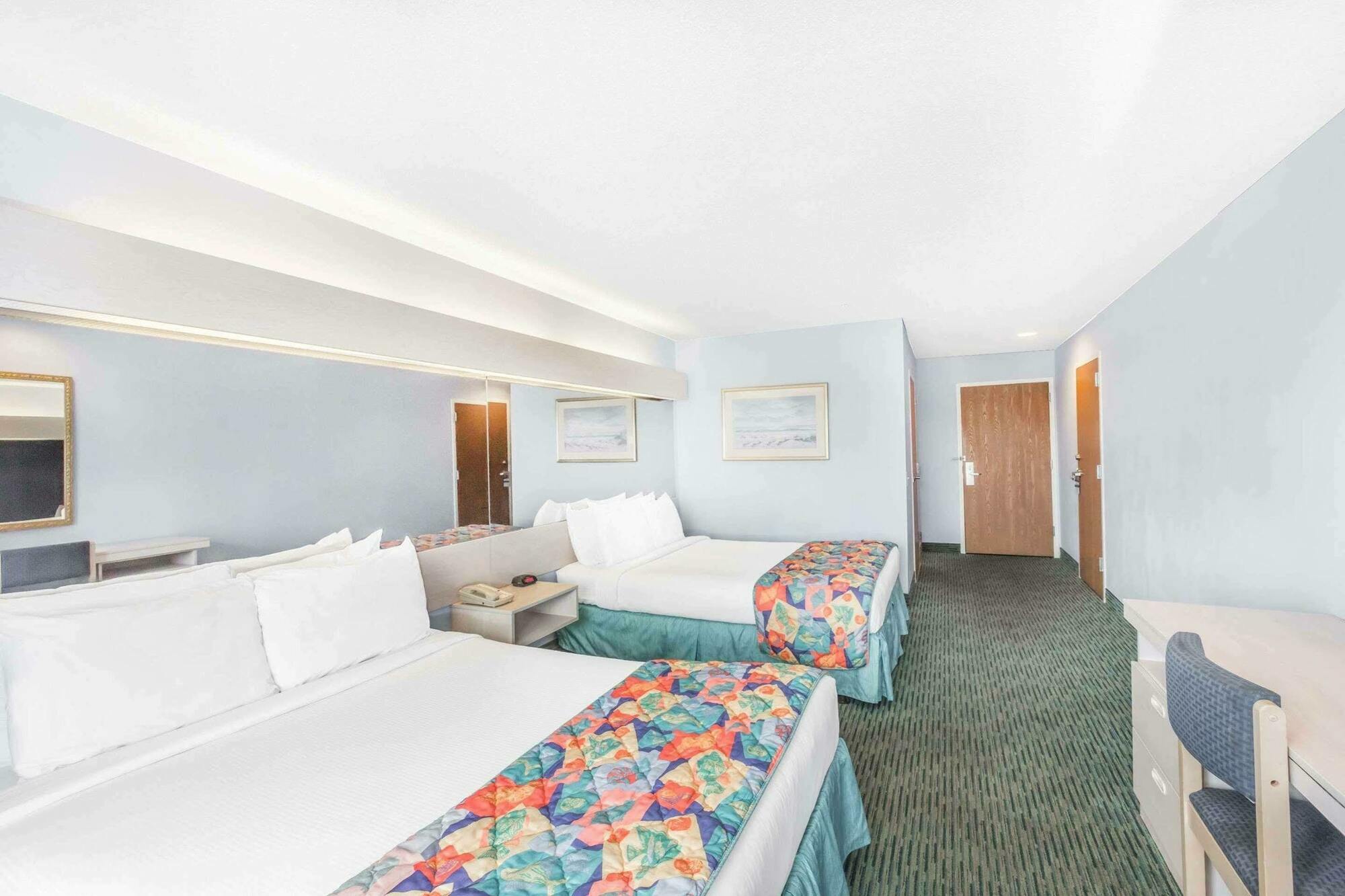 Microtel Inn & Suites By Wyndham Carolina Beach Buitenkant foto