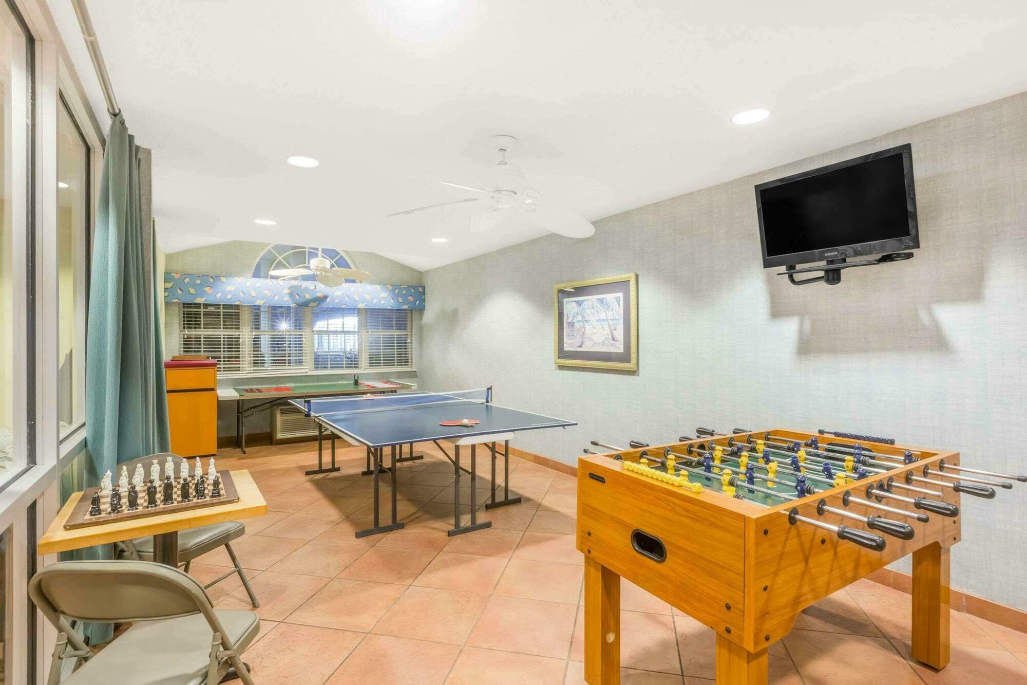Microtel Inn & Suites By Wyndham Carolina Beach Buitenkant foto